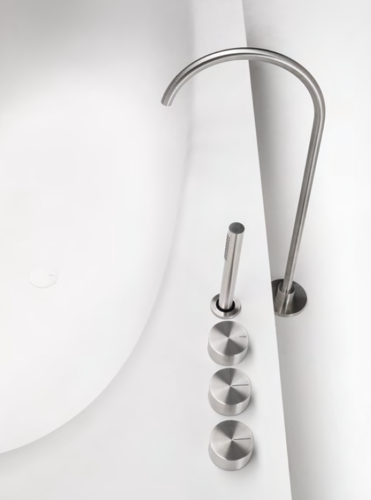 Picture of ARCO FLOOR MOUNTED SPOUT FOR BATHTUB