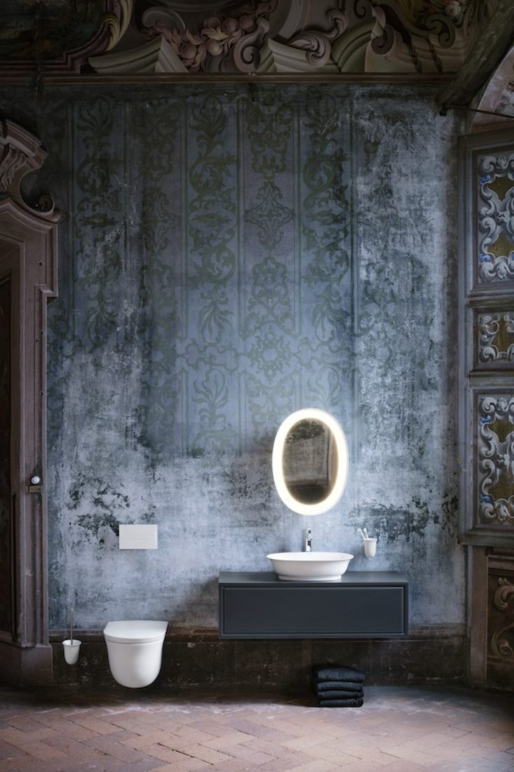 Picture of NEW CLASSIC MIRROR WITH LED LIGHT 50X70