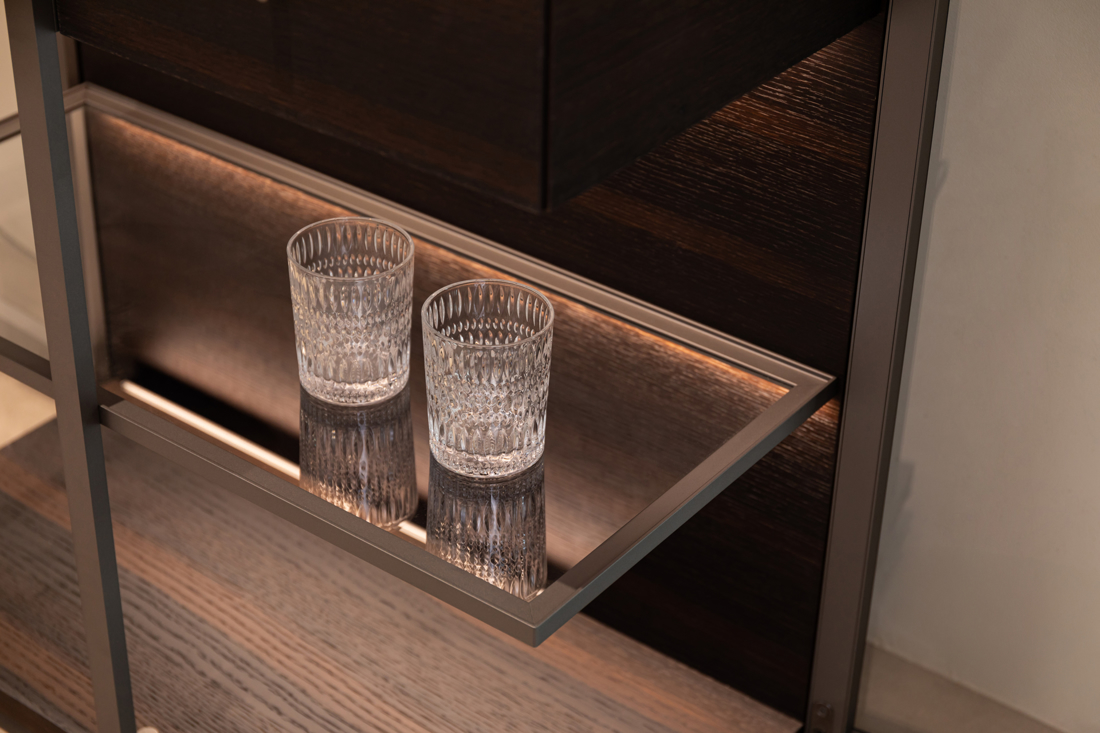 Slika od ANTE VITRINA SMOAKED OAK W807 *D410 *H1603