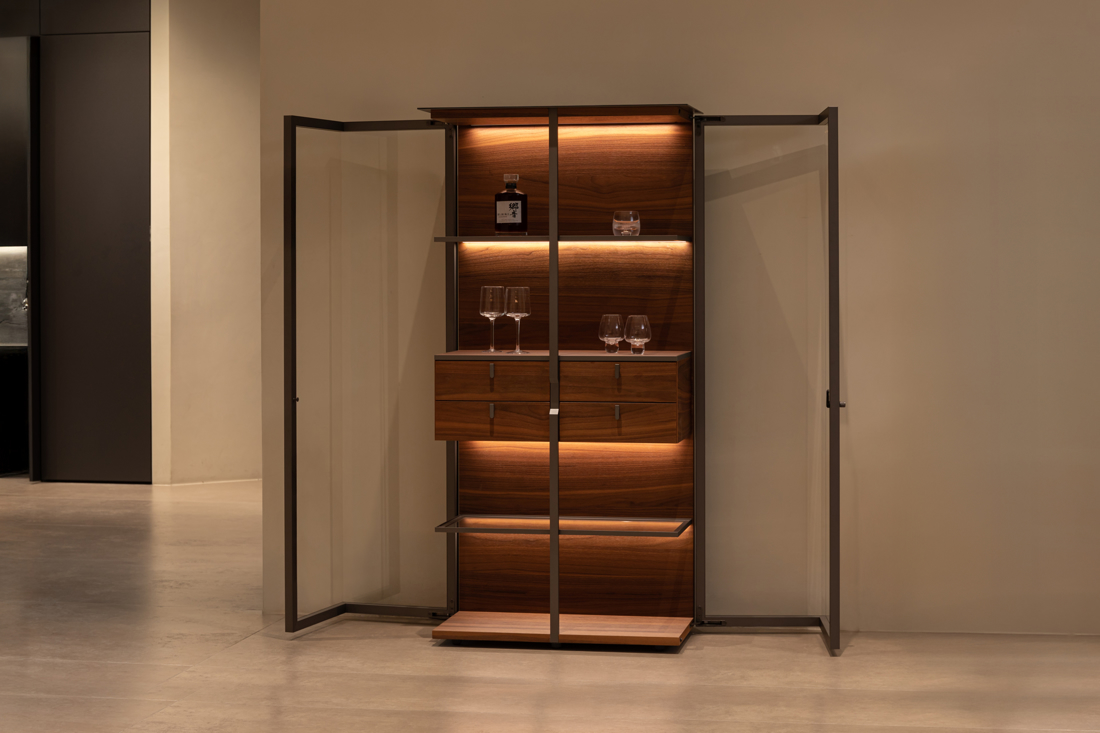 Slika od ANTE VITRINA WALNUT W807 *D410 *H1603