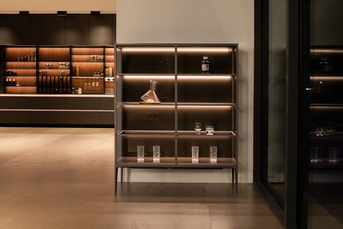 Slika od SEDARO VITRINA