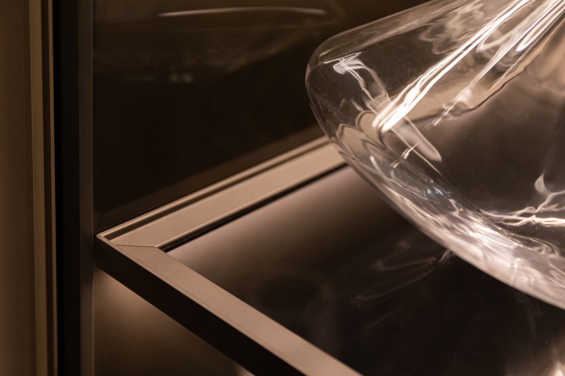 Slika od SEDARO VITRINA W1310 *D402 *H1567